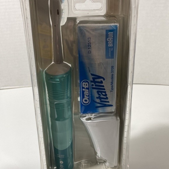 Oral B Vitality Dual Clean Electric Toothbrush Green Rechargeable - Picture 9 of 12